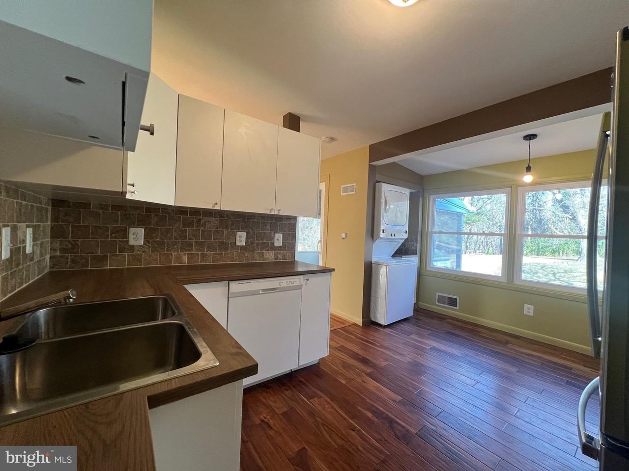 609 Marcia Ln - Photo 5 of 32