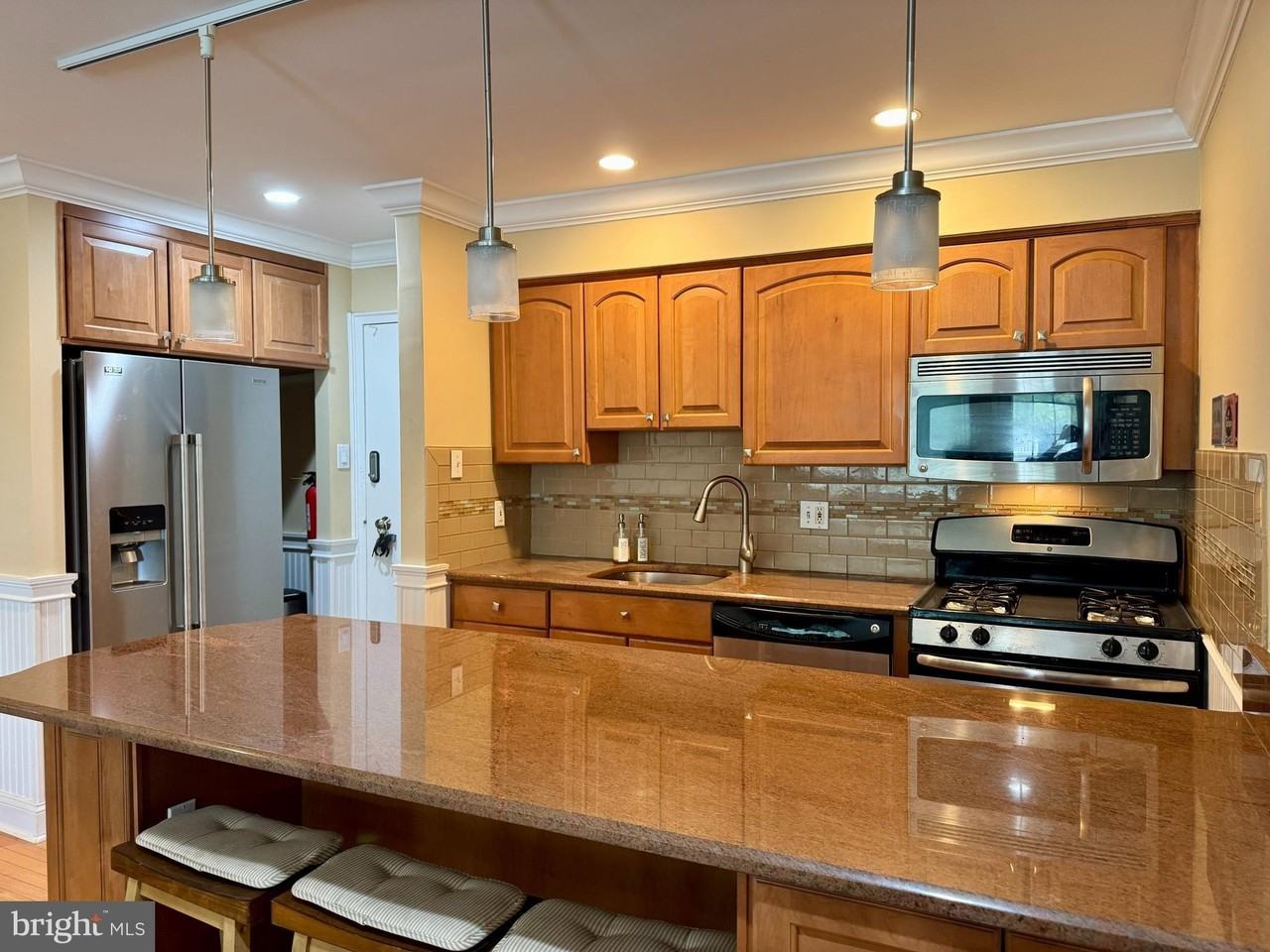 9300 Atlantic Ave #204 - Photo 5 of 37