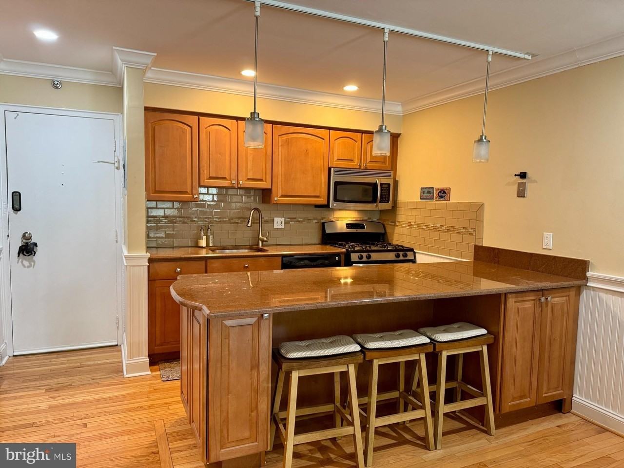 9300 Atlantic Ave #204 - Photo 7 of 37