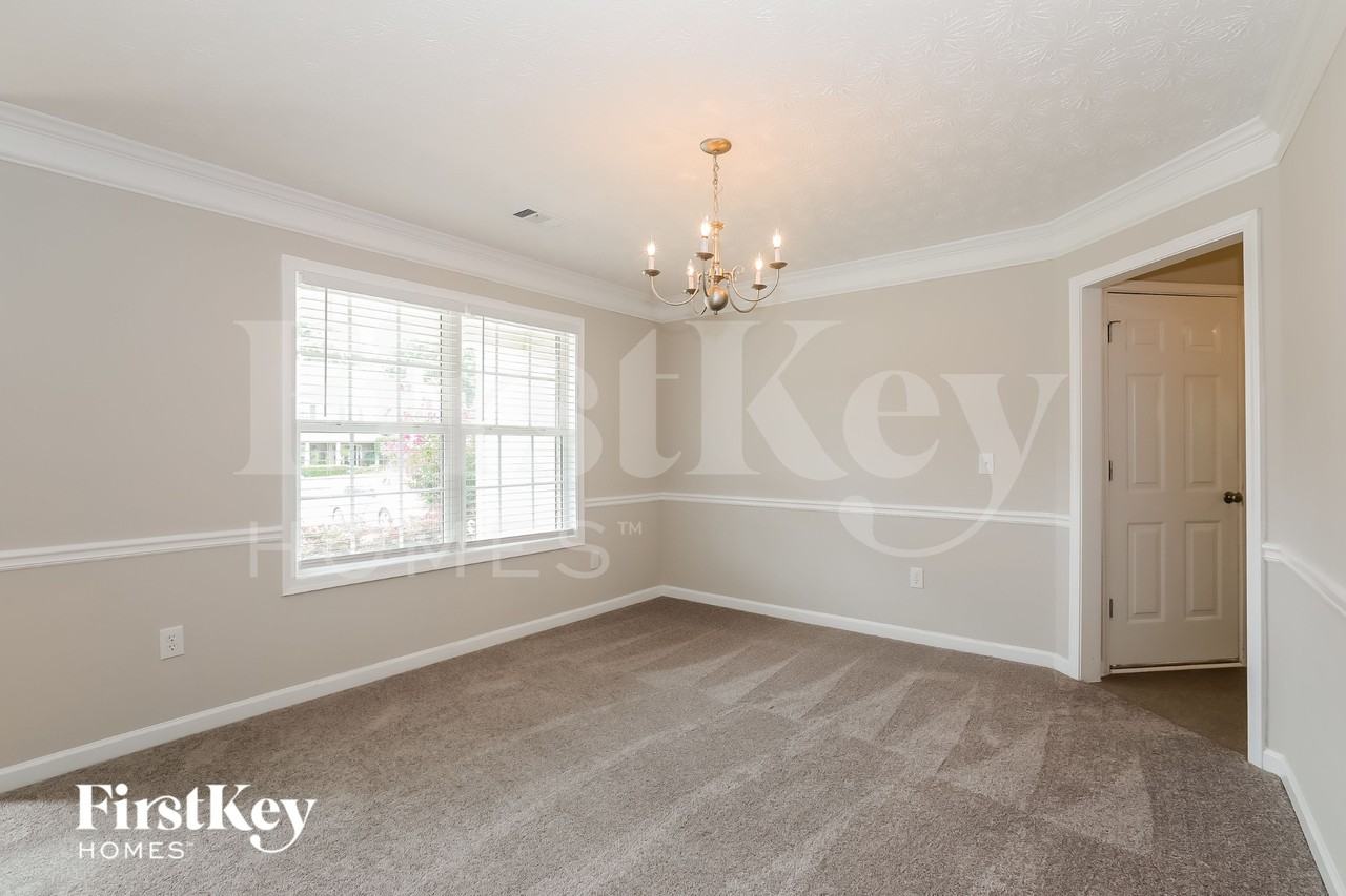 562 Rachel View Ct - Photo 3 of 15