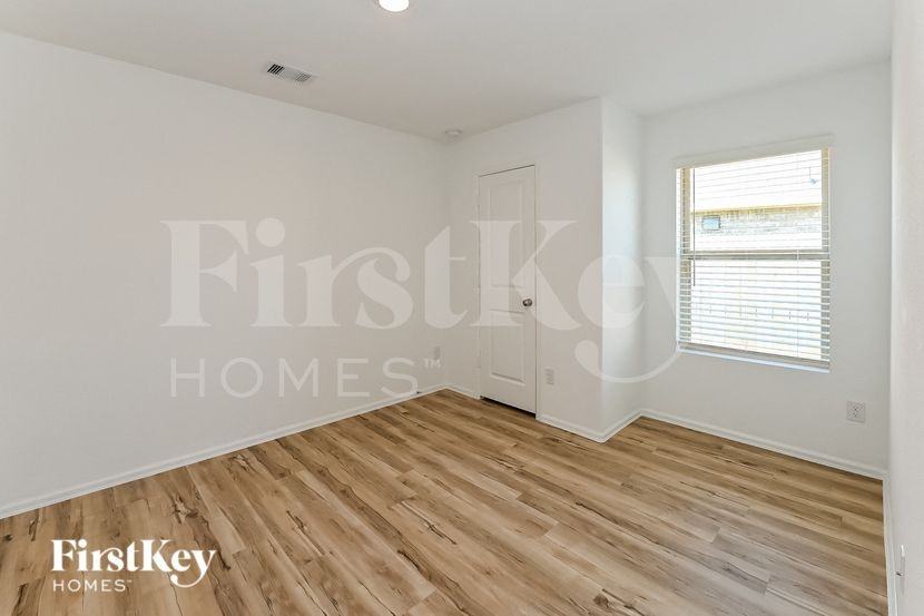 8814 Bar Harbor Dr - Photo 3 of 15