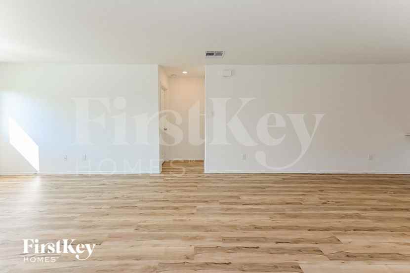 8814 Bar Harbor Dr - Photo 5 of 15