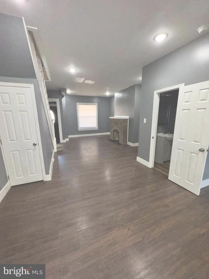 5108 Race St - Photo 3 of 20