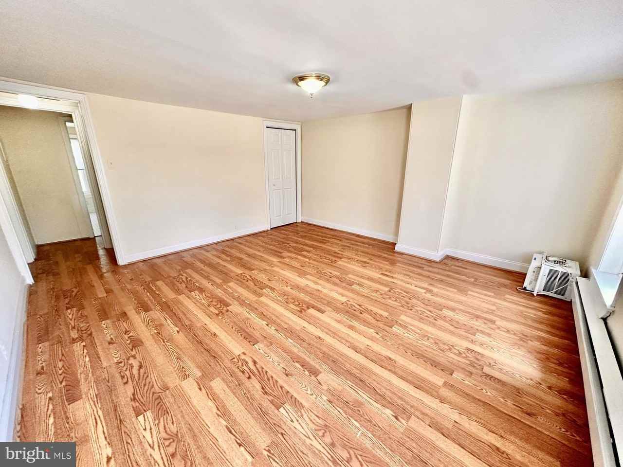 3650 Midvale Ave Unit 3 - Photo 3 of 6