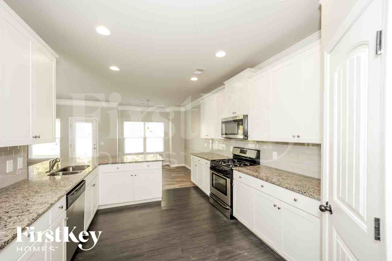 330 Windpher Rdg - Photo 6 of 15