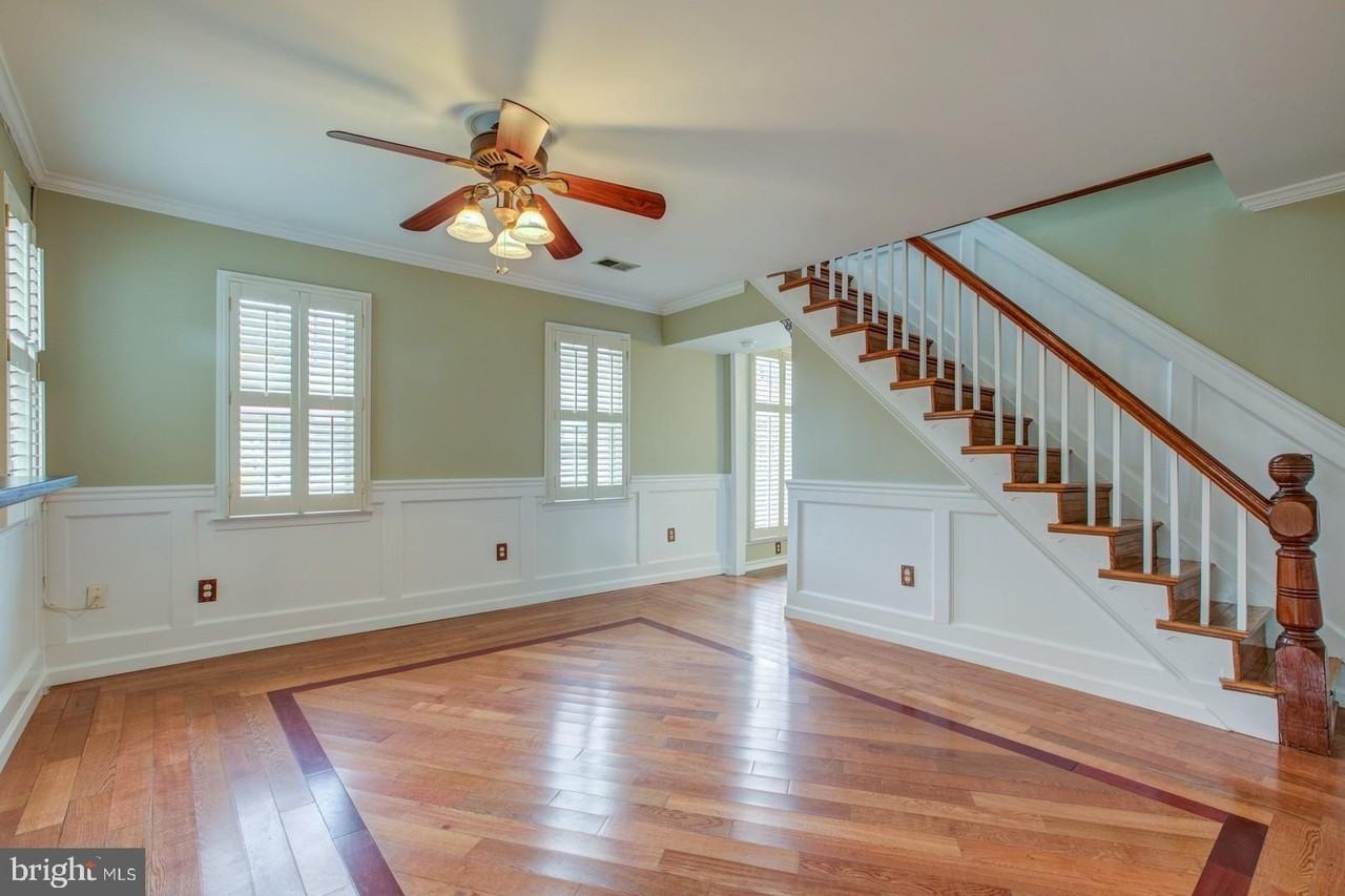 1022 Oronoco St - Photo 7 of 23