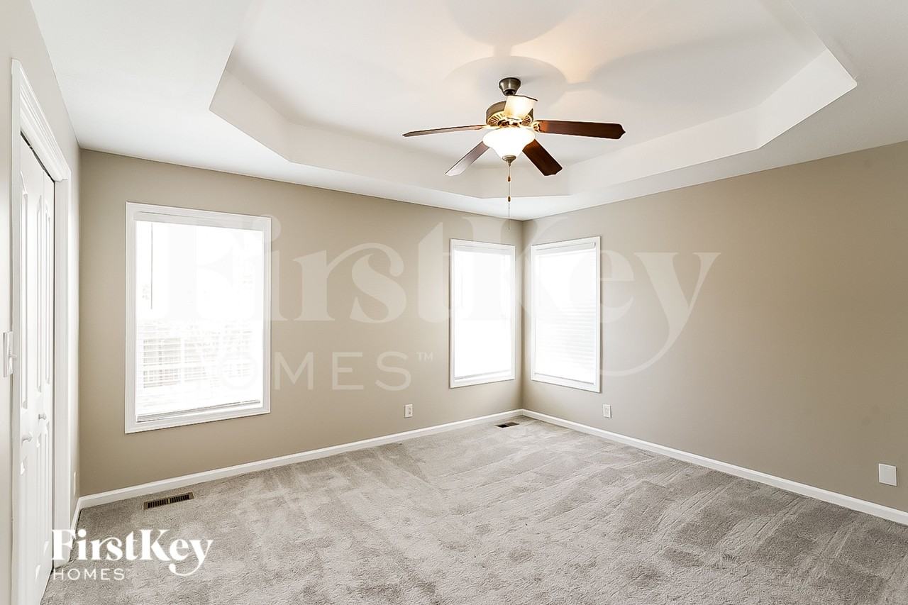 3668 Aurora Dr - Photo 6 of 15