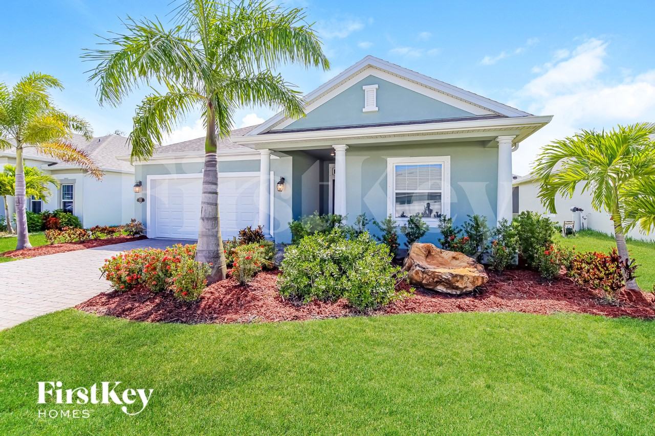 2742 Bobby Jones St - Photo 2 of 18