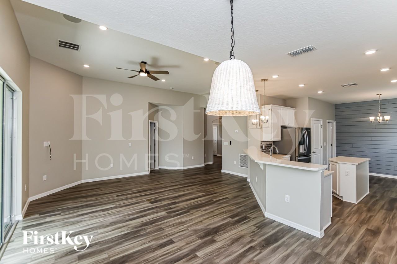 2742 Bobby Jones St - Photo 5 of 18