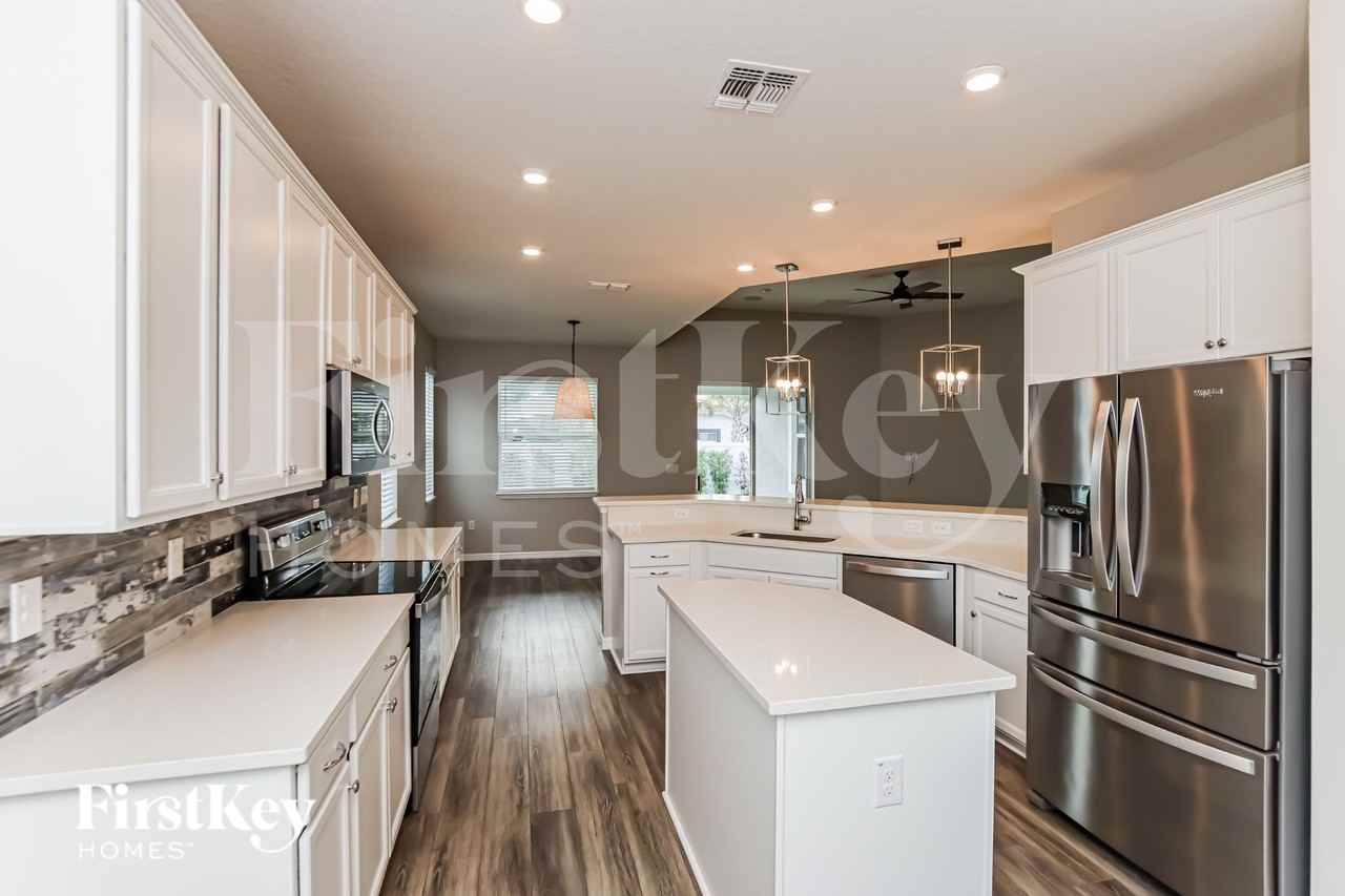 2742 Bobby Jones St - Photo 7 of 18