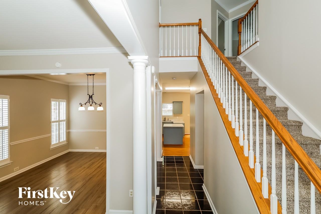 2108 Pineapple Ct - Photo 3 of 15