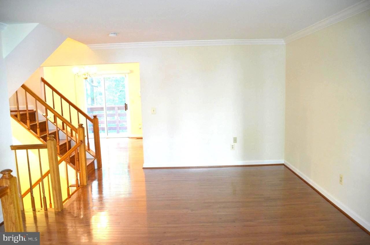 6086 Joust Ln - Photo 7 of 42