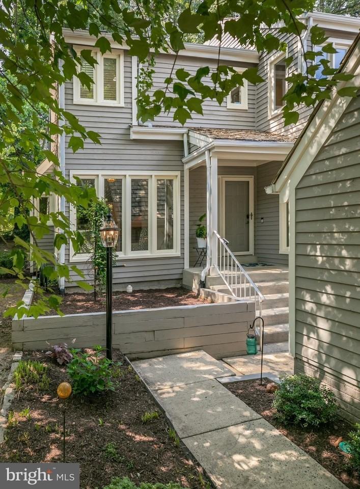 11554 Brass Lantern Ct - Photo 2 of 47