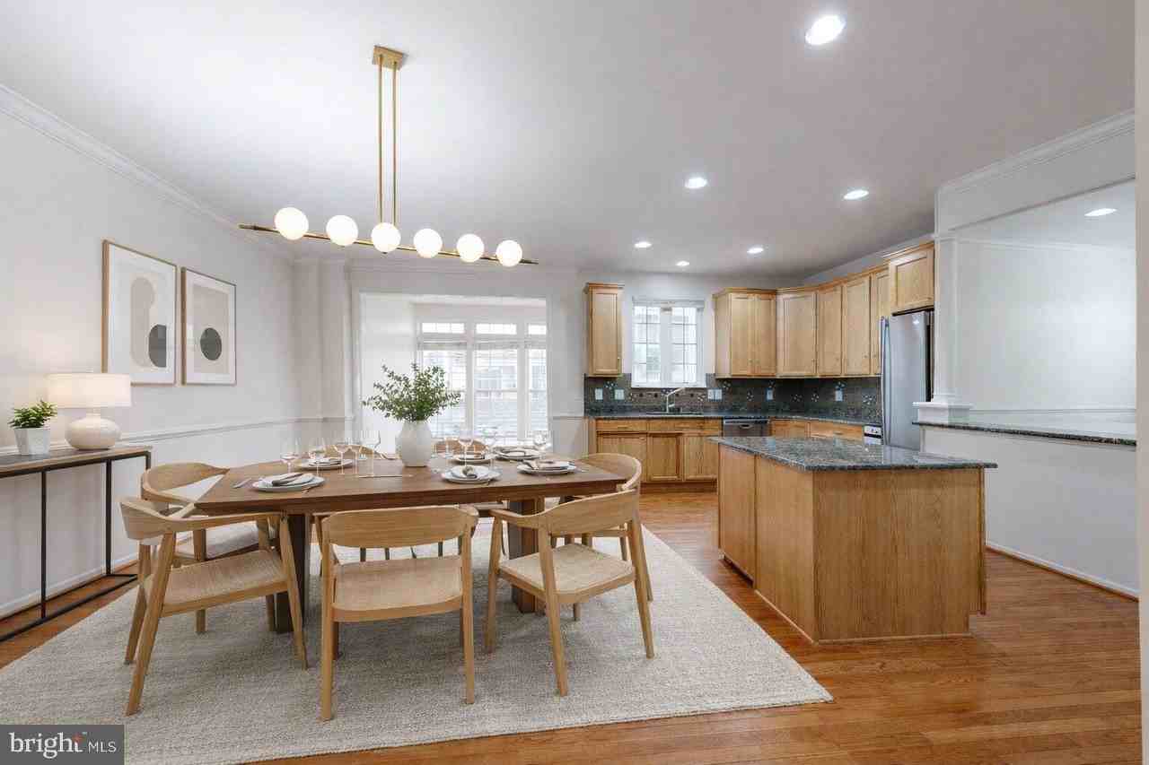 8365 Derwent Valley Ct - Photo 5 of 46