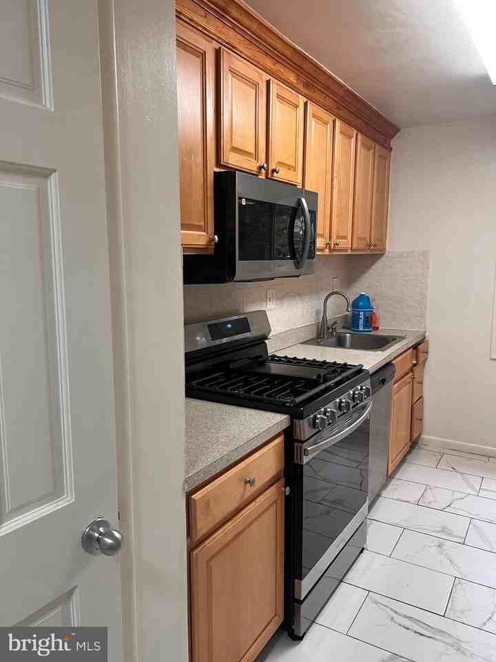 4108 Mangalore Dr Apt 203 - Photo 3 of 9