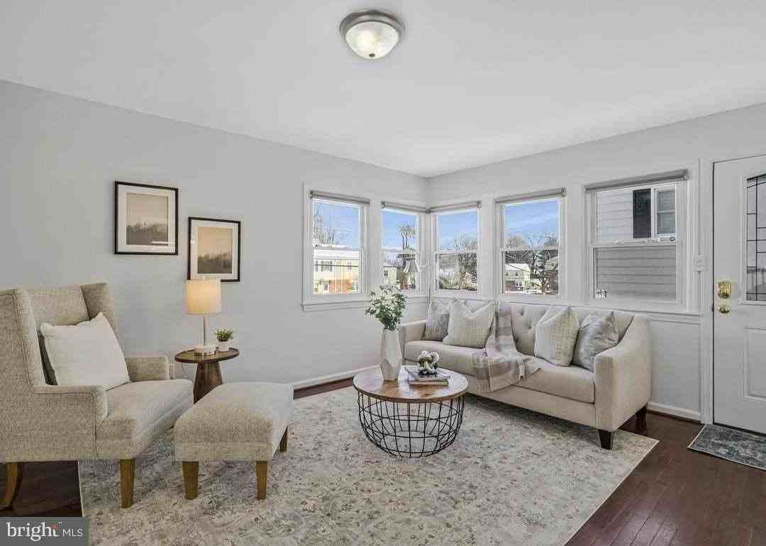 2509 Oberlin Dr - Photo 4 of 31