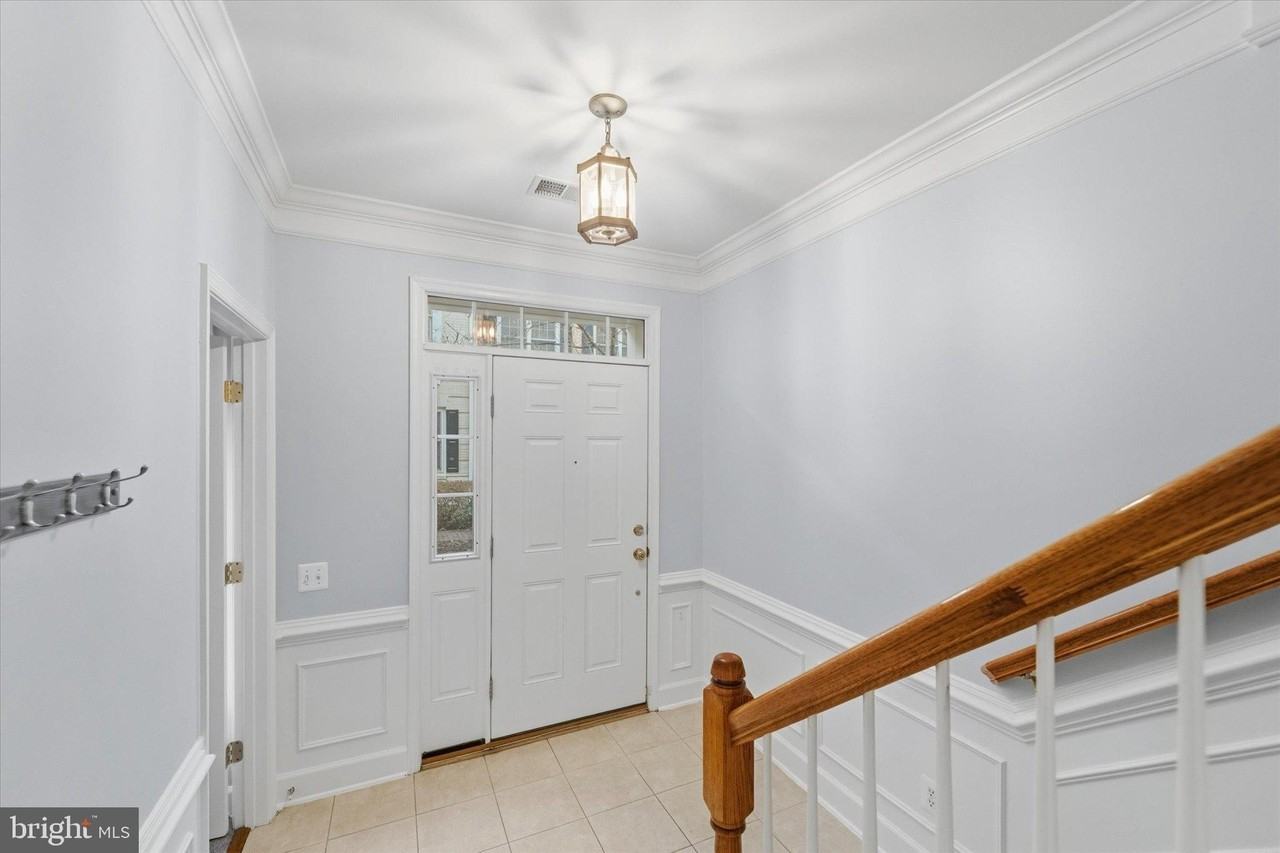 2425 Huntington Park Dr - Photo 5 of 50