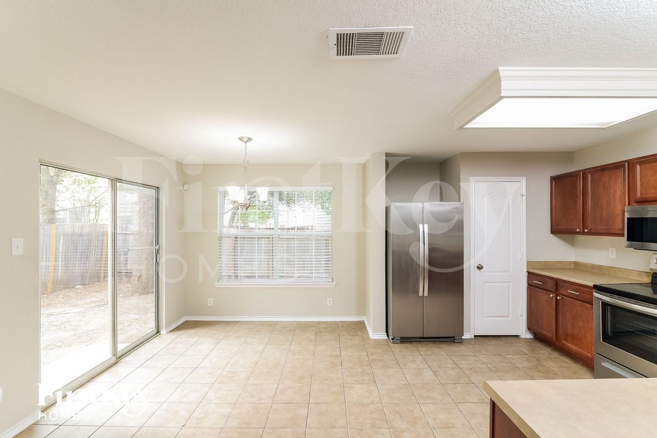 4710 Adkins Trl - Photo 6 of 16