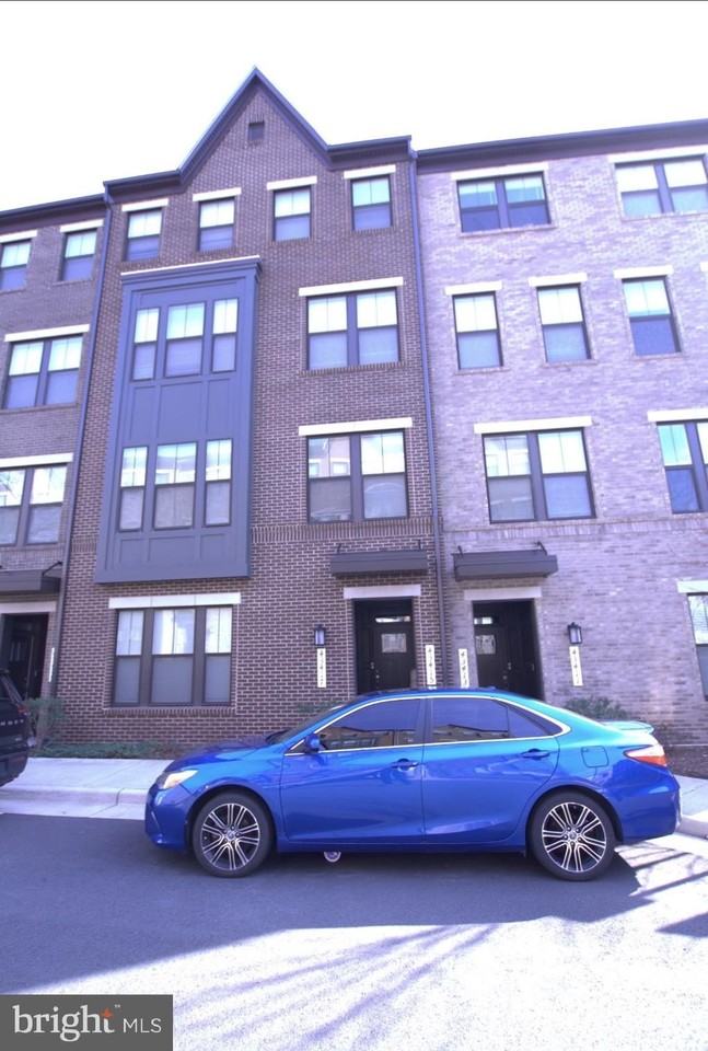 43417 Stonewood Crossing Ter - Photo 2 of 5