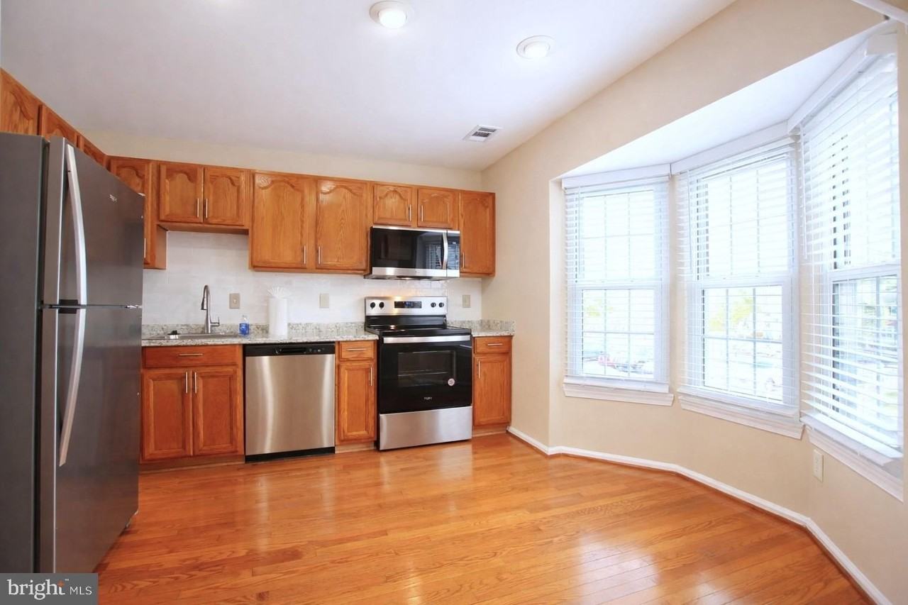 16252 Taconic Cir - Photo 3 of 23