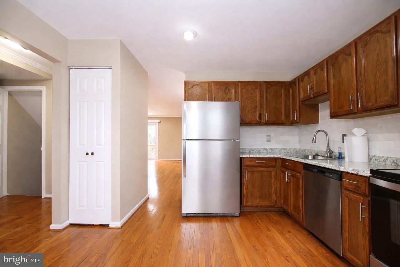 16252 Taconic Cir - Photo 4 of 23