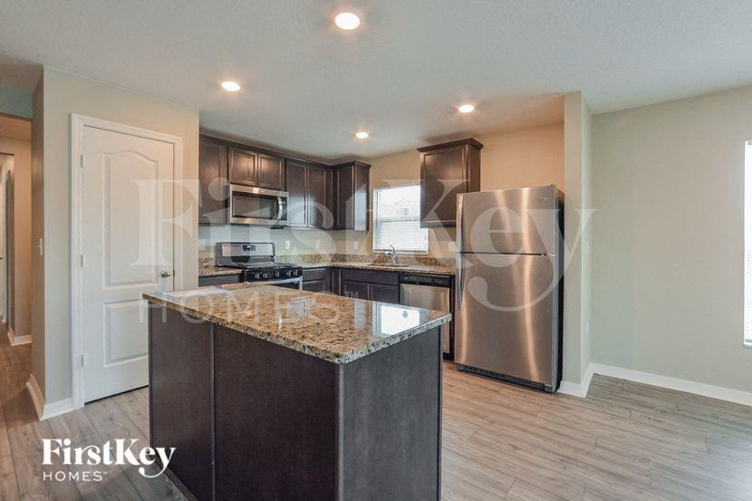 437 Kensington View Dr - Photo 5 of 15