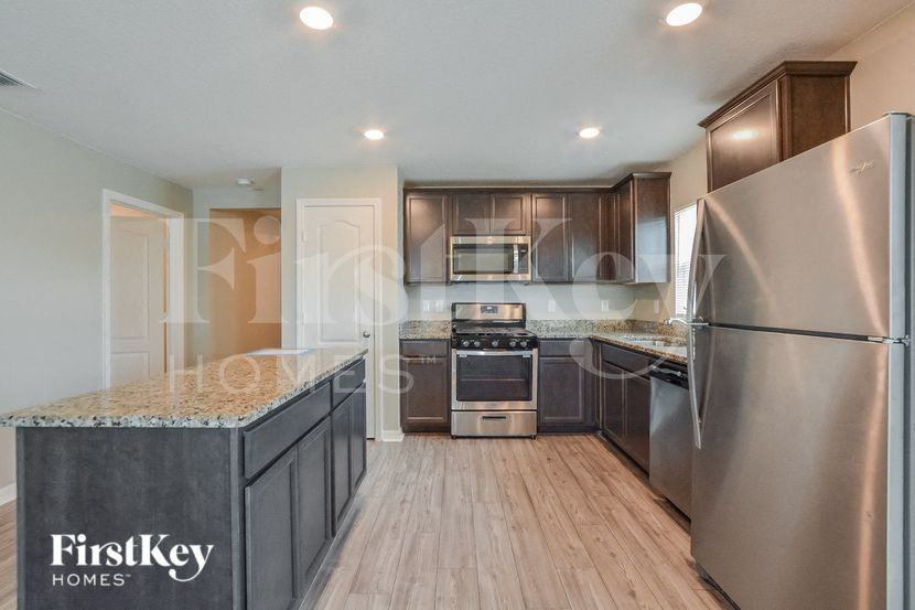 437 Kensington View Dr - Photo 6 of 15