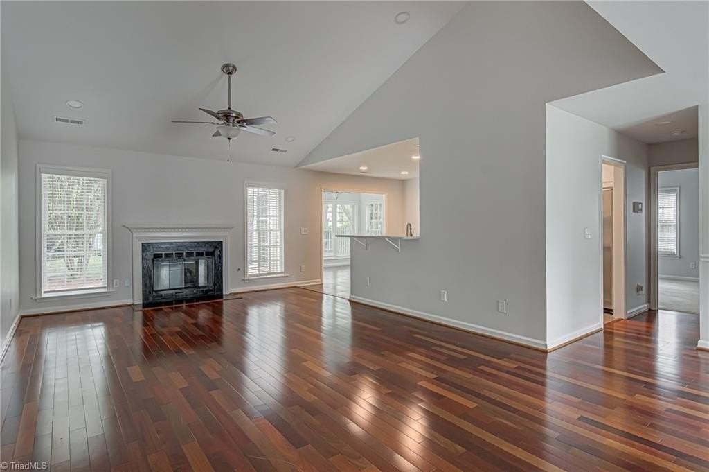 2404 Glen Meadow Dr - Photo 4 of 37