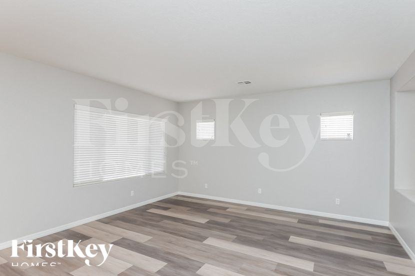 5595 Criollo Dr - Photo 4 of 15