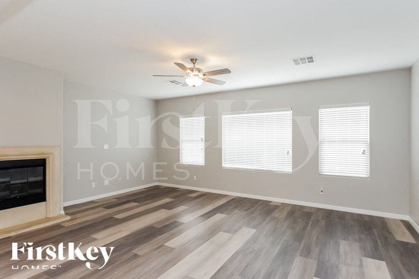 5595 Criollo Dr - Photo 6 of 15