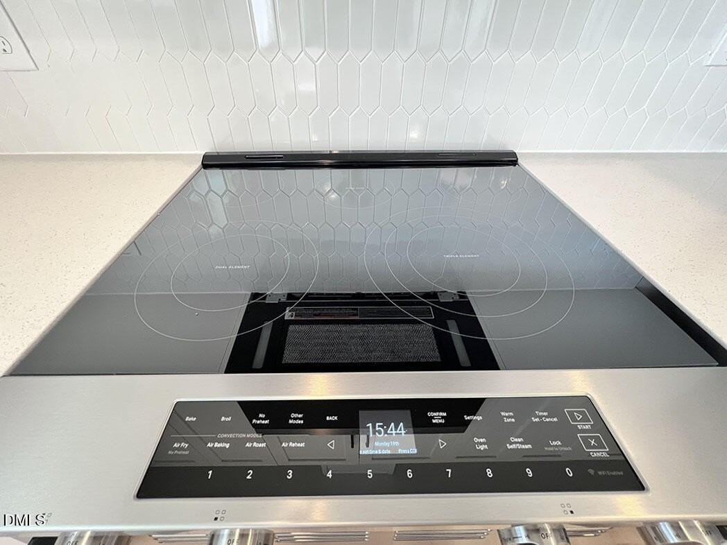 163 Siebold St - Photo 6 of 25