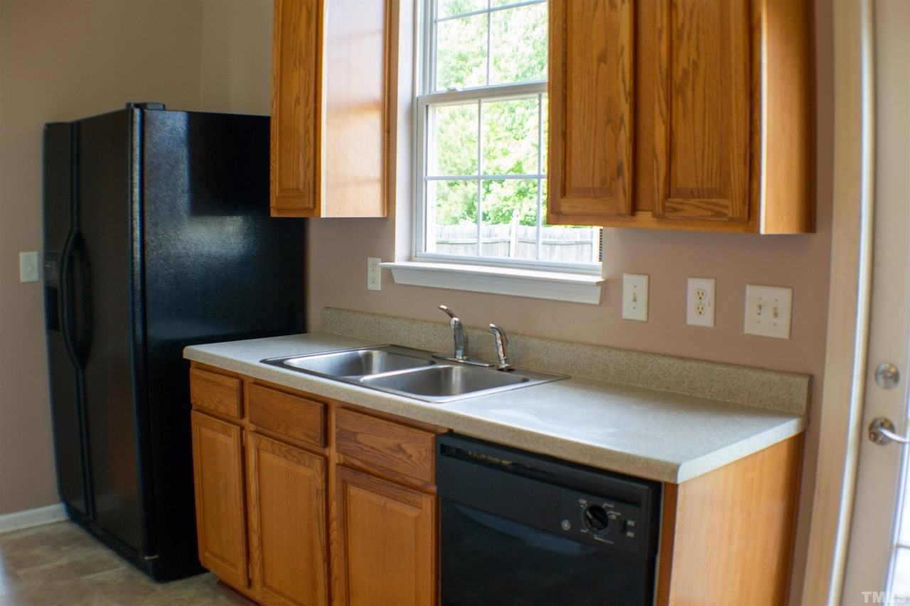 5145 Mabe Dr - Photo 4 of 26