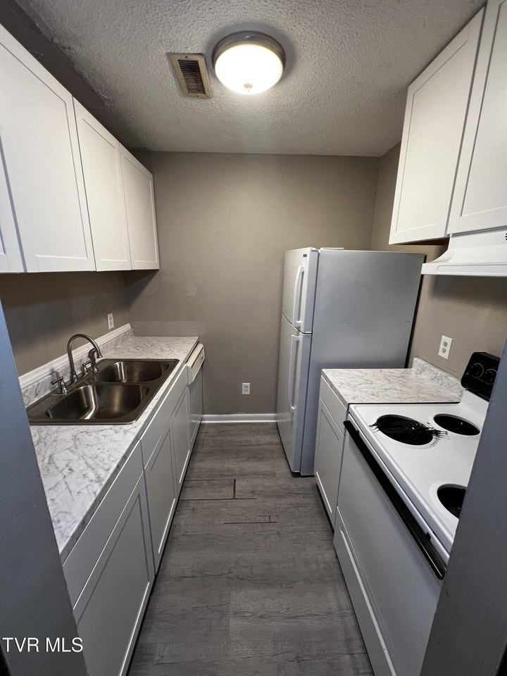 1419 Colony Park Dr Apt 13 - Photo 5 of 32