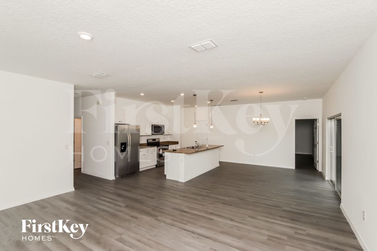 1021 Locust Ave Nw - Photo 3 of 15