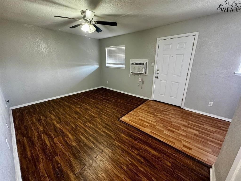 1710 10th St #4 - Photo 7 of 8