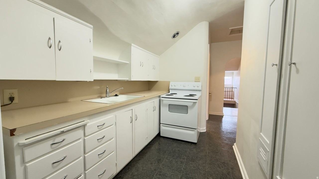 813 E 100 S Unit 6 - Photo 5 of 9