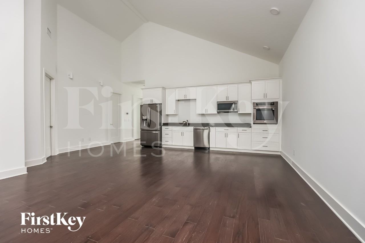 109 Clubhouse Bay - Photo 5 of 15