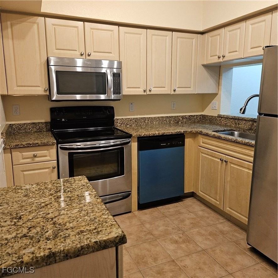 8423 Bernwood Cove Loop #409 - Photo 2 of 27