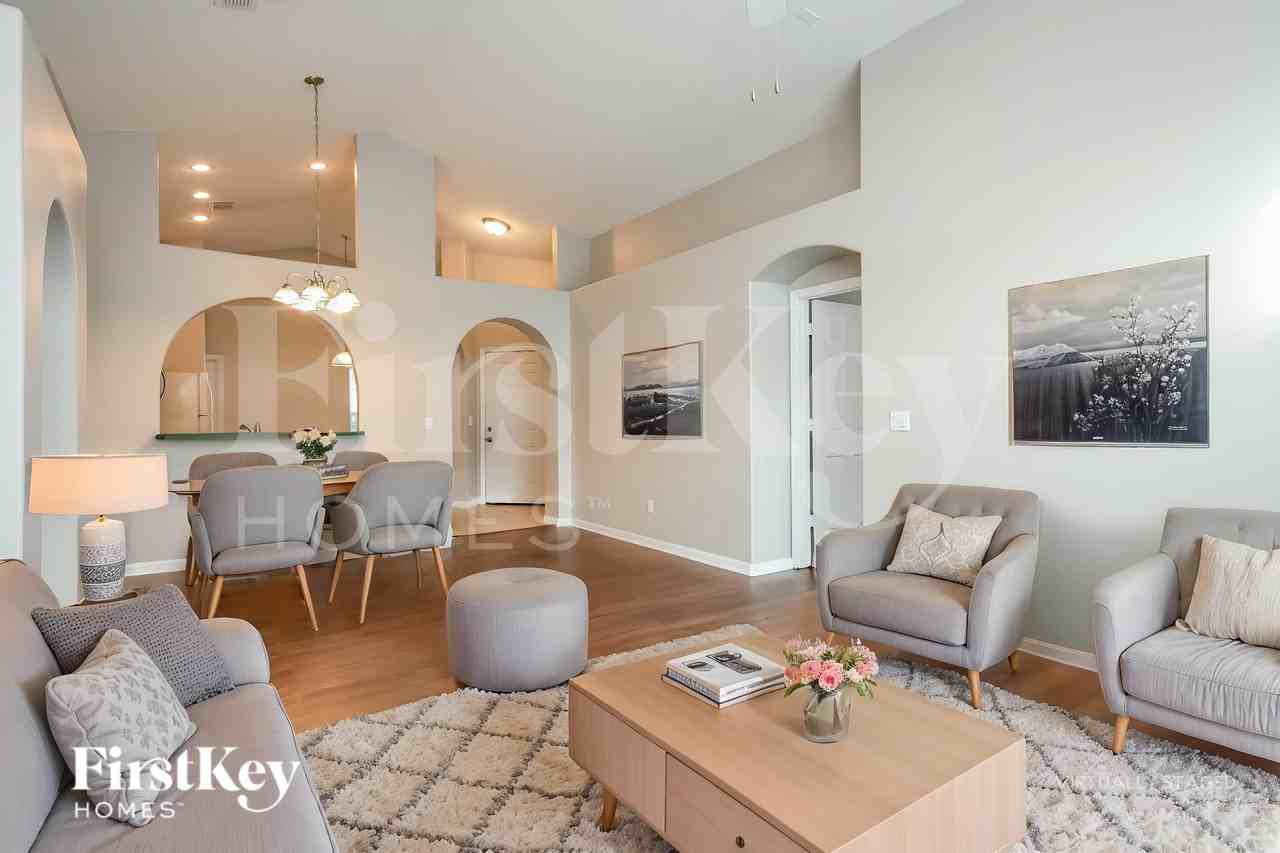 4512 Alaqua Trl - Photo 4 of 19