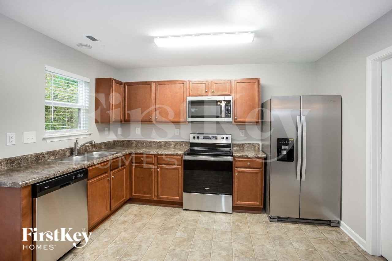 4944 Rockwood Rd - Photo 7 of 15