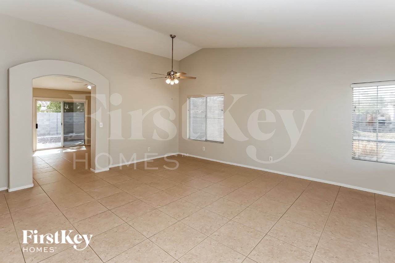 4822 Wind Break Ln - Photo 4 of 15