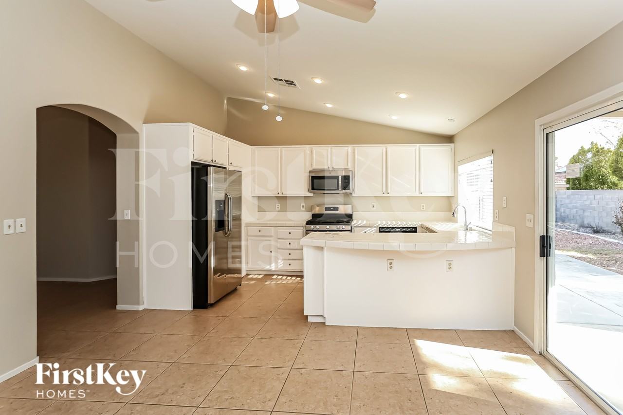 4822 Wind Break Ln - Photo 5 of 15