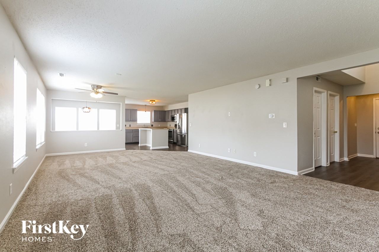 8114 Grove Berry Dr - Photo 2 of 15