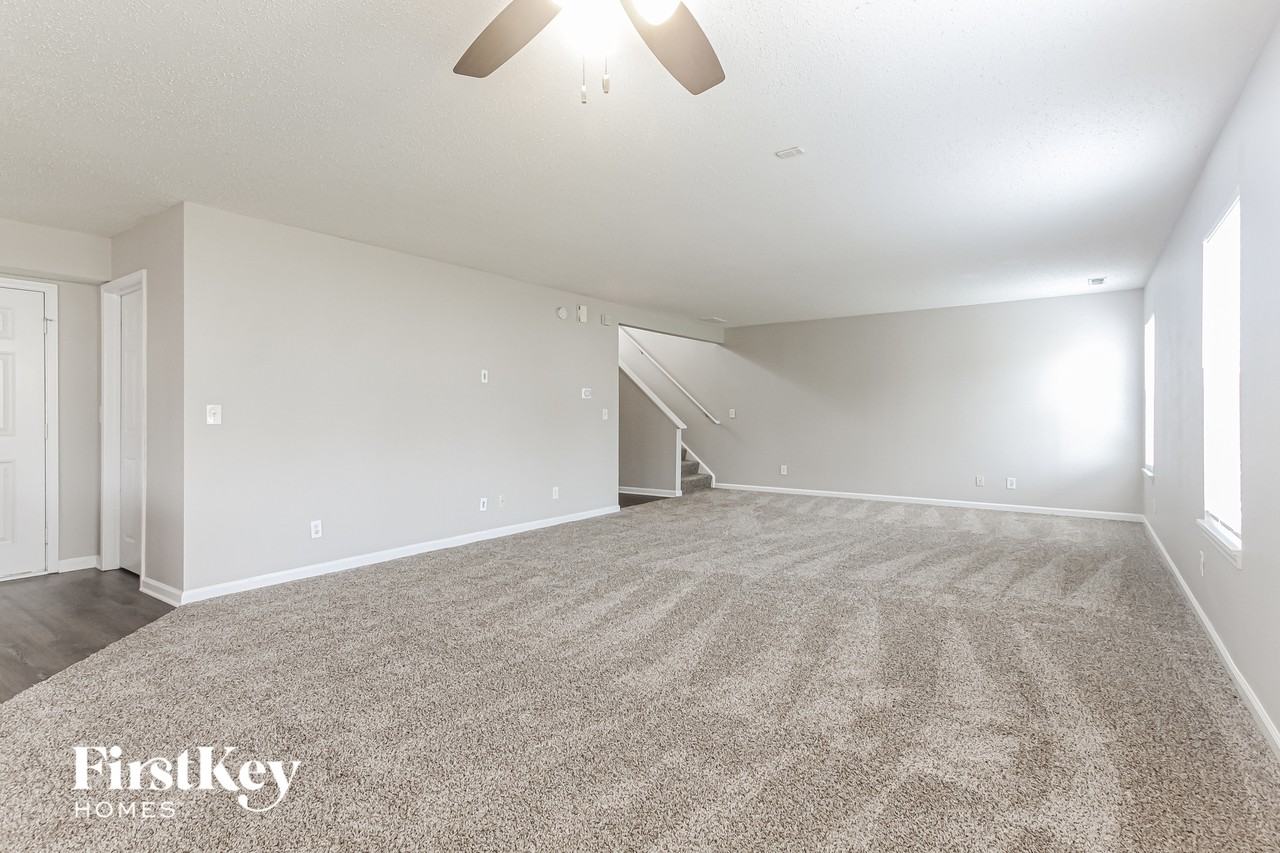 8114 Grove Berry Dr - Photo 3 of 15