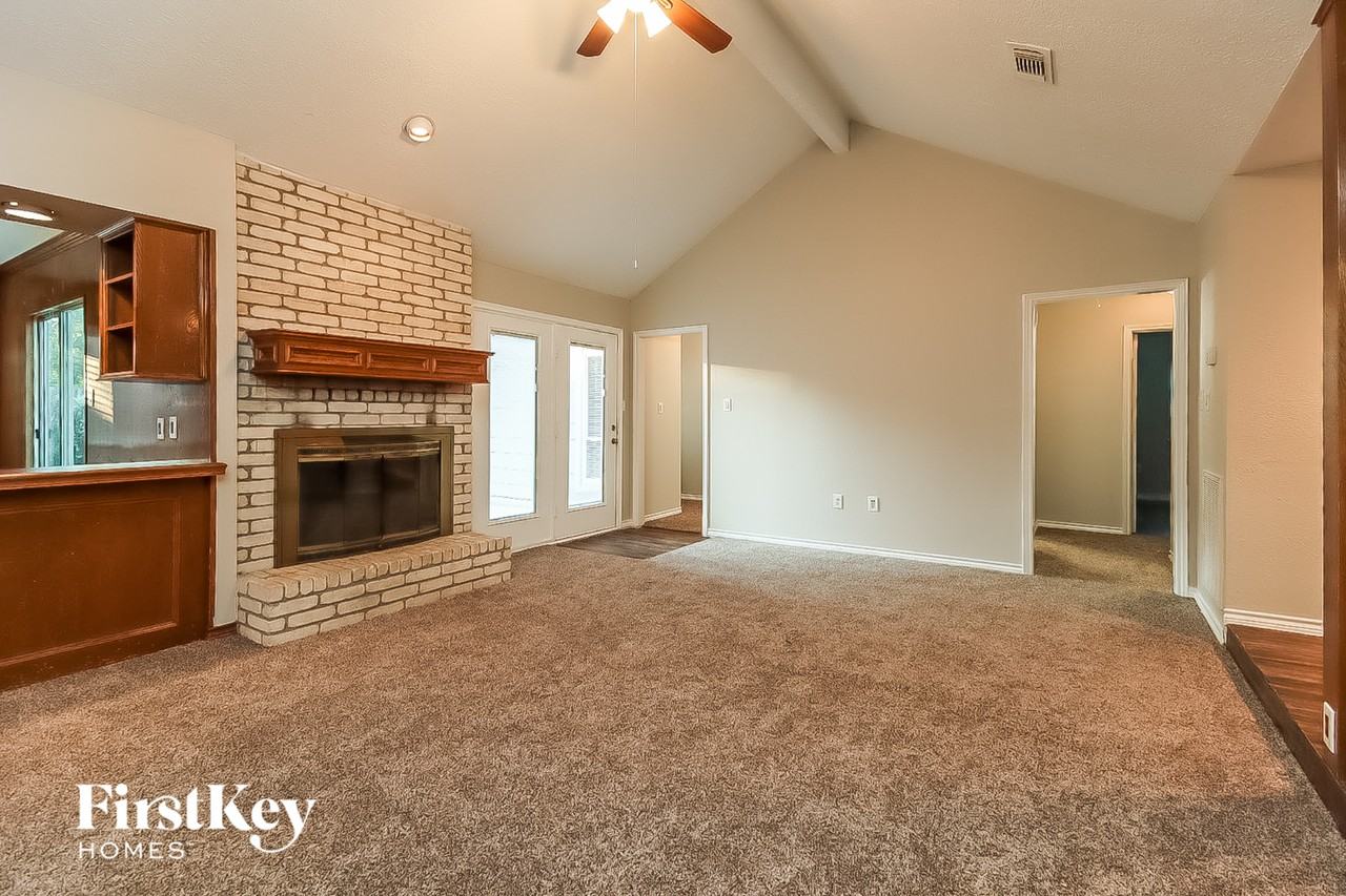 15806 Afore Dr - Photo 3 of 15