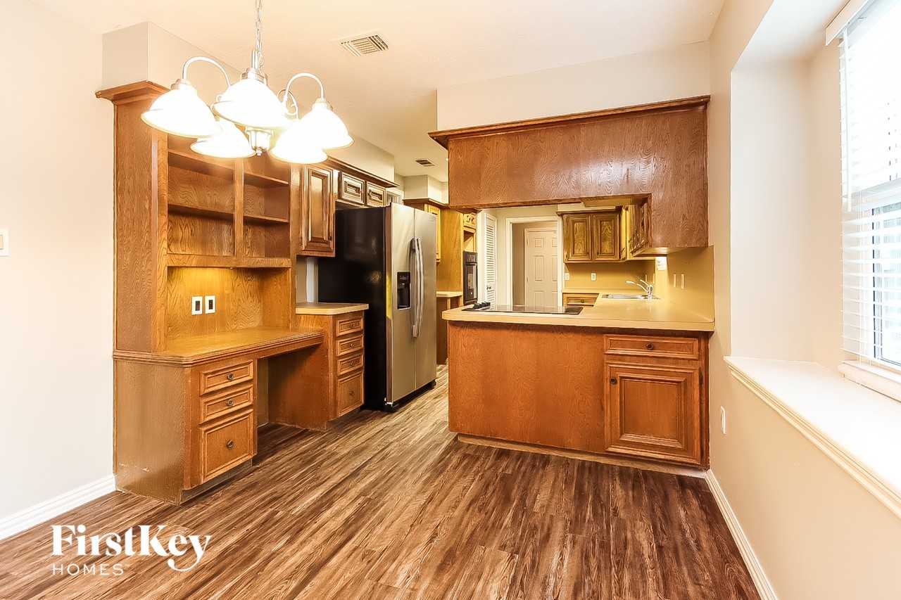 15806 Afore Dr - Photo 4 of 15