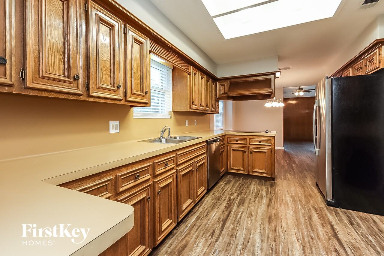 15806 Afore Dr - Photo 5 of 15