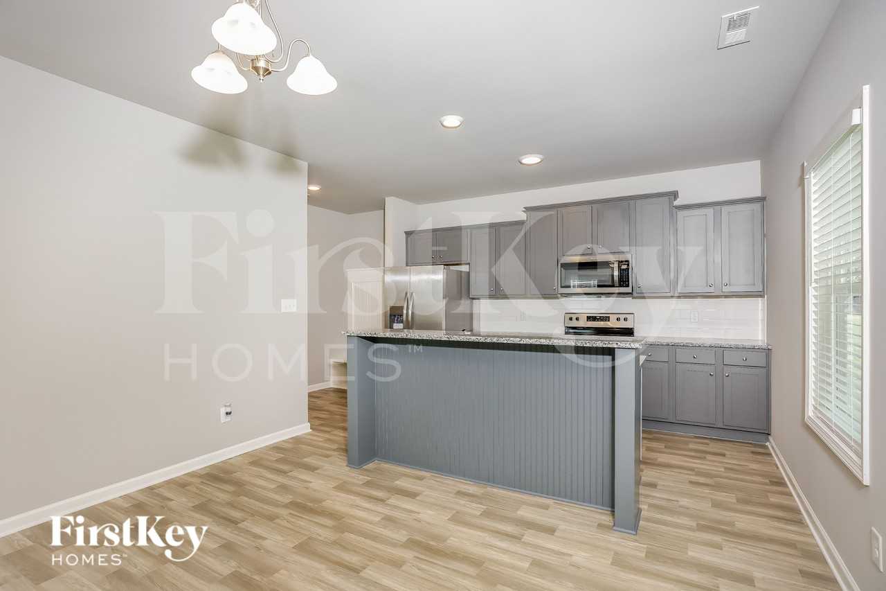 171 Winter Red Way - Photo 5 of 15