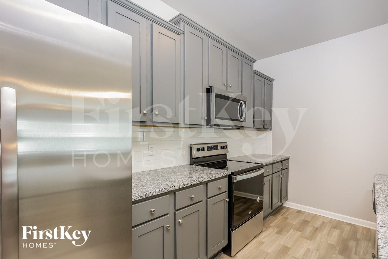 171 Winter Red Way - Photo 6 of 15