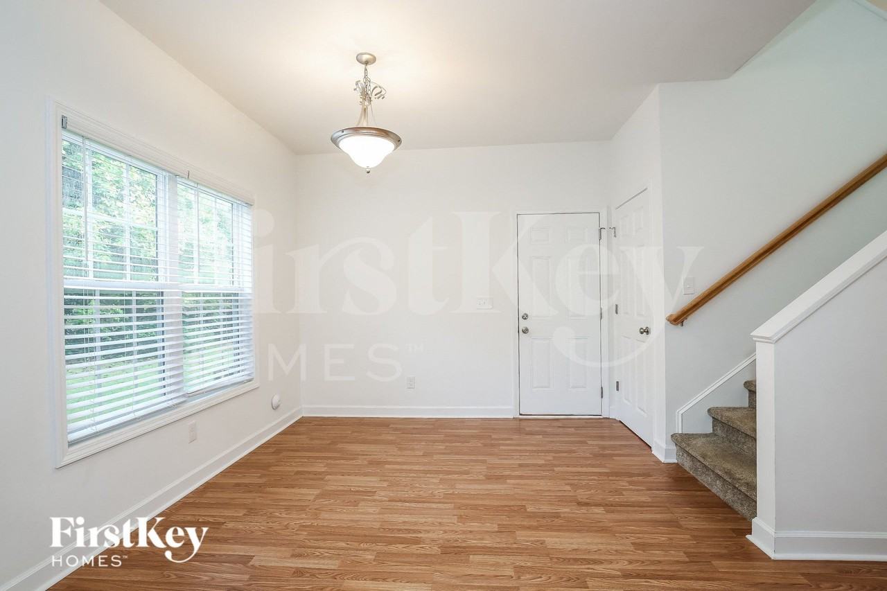 1814 Yarborough Dr - Photo 6 of 16